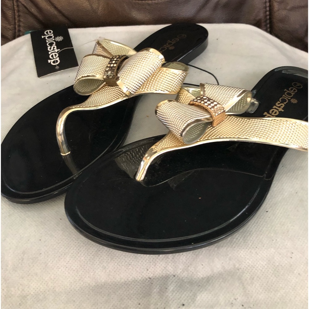 NWT Epicstep flip flop sandals, size 7